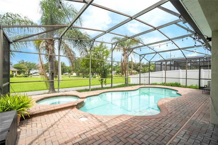 Image No.30-4 Bed House for sale