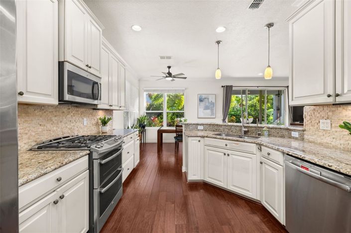 Image No.19-4 Bed House for sale