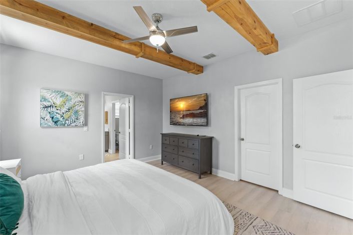 Image No.25-4 Bed House for sale