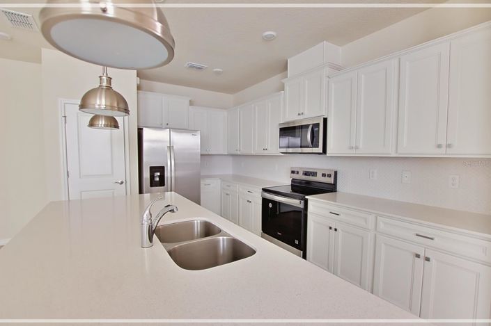 Image No.16-5 Bed Townhouse for sale