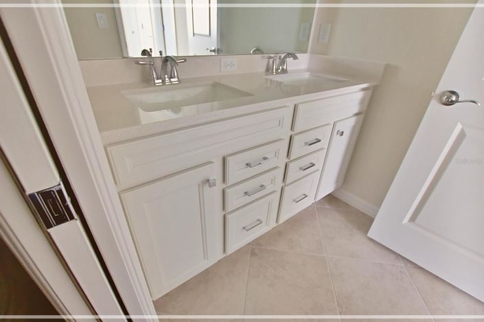 Image No.34-5 Bed Townhouse for sale