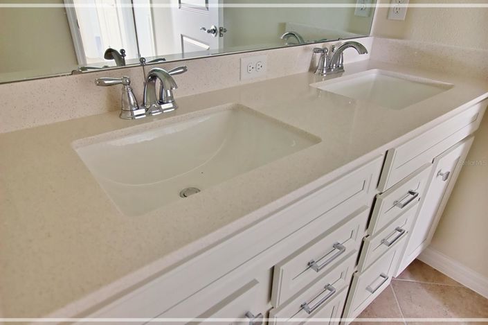 Image No.35-5 Bed Townhouse for sale