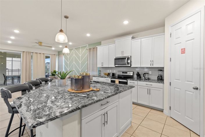 Image No.12-7 Bed House for sale