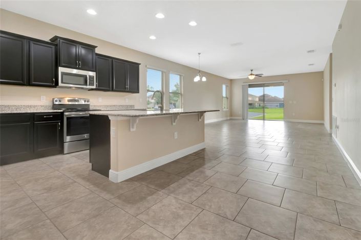 Image No.7-4 Bed House for sale