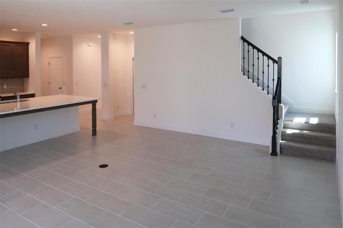 Image No.6-6 Bed House for sale