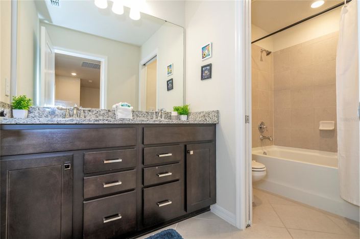 Image No.67-5 Bed Townhouse for sale