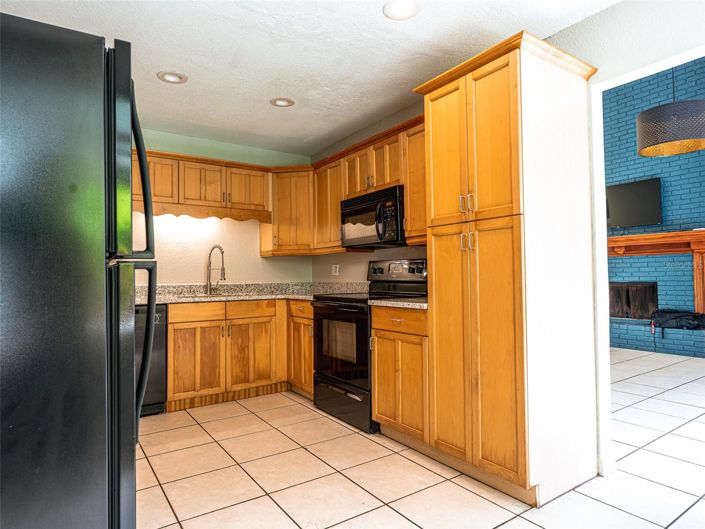 Image No.8-4 Bed House for sale