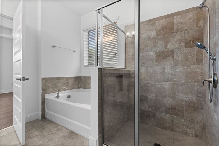 Image No.17-4 Bed House for sale