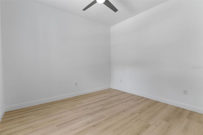 Image No.14-4 Bed House for sale