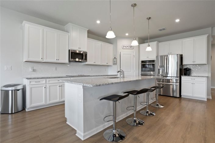 Image No.11-5 Bed House for sale