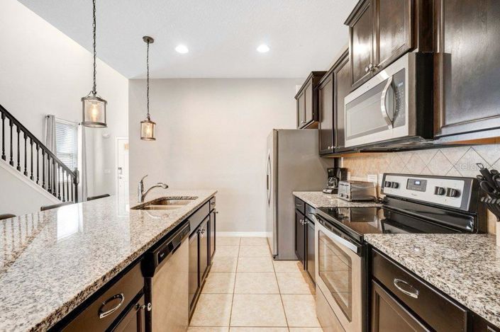 Image No.10-6 Bed House for sale