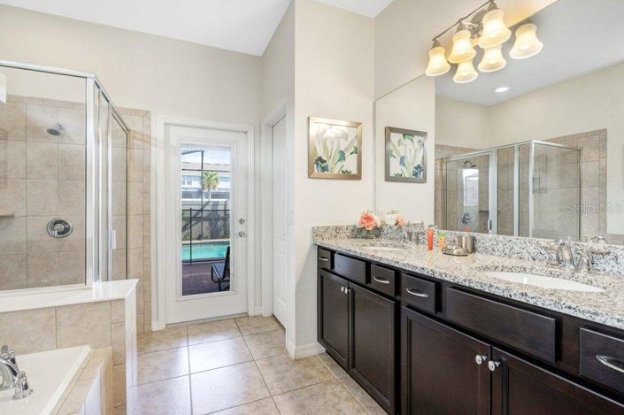 Image No.13-6 Bed House for sale