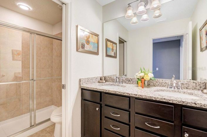 Image No.25-6 Bed House for sale