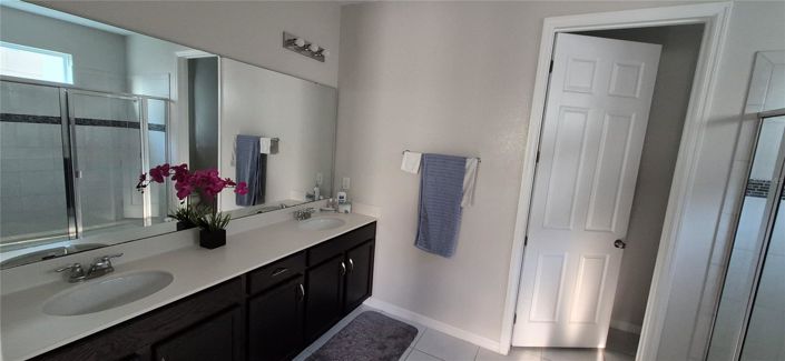 Image No.21-6 Bed House for sale