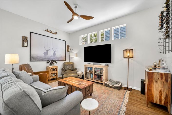 Image No.11-3 Bed House for sale