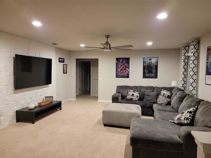 Image No.8-6 Bed House for sale