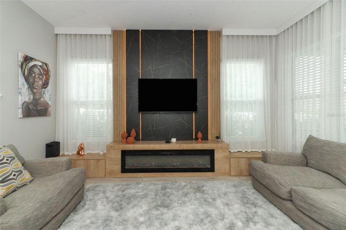 Image No.8-4 Bed House for sale