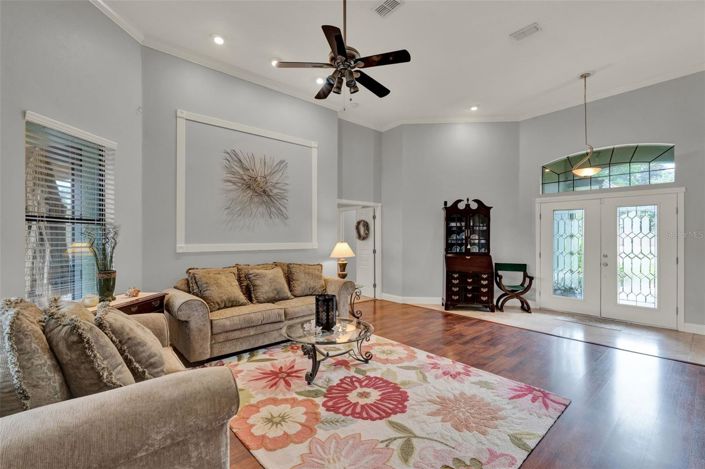 Image No.2-4 Bed House for sale