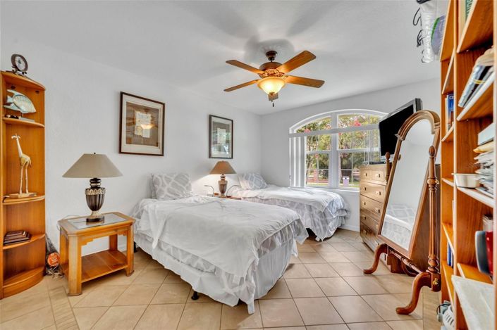 Image No.26-4 Bed House for sale