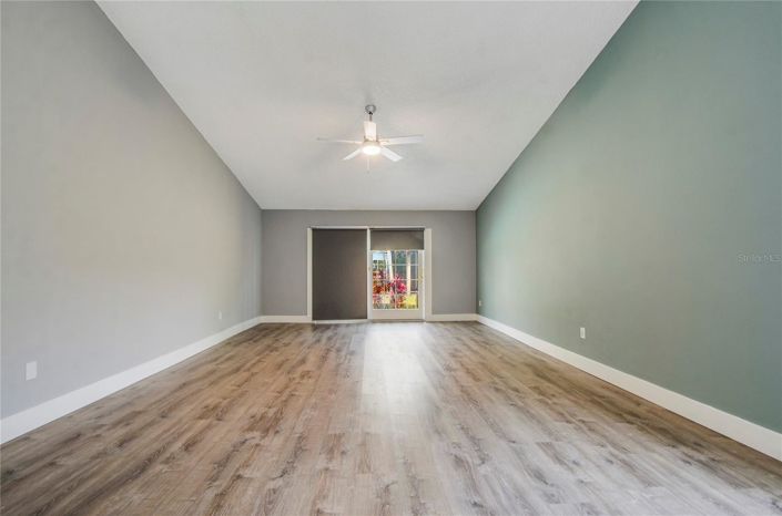 Image No.12-4 Bed House for sale