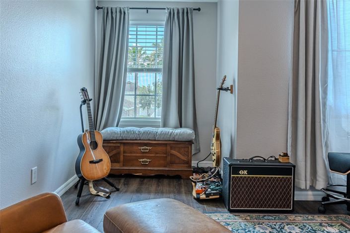 Image No.25-4 Bed House for sale