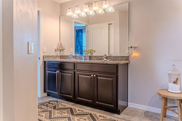 Image No.35-4 Bed House for sale