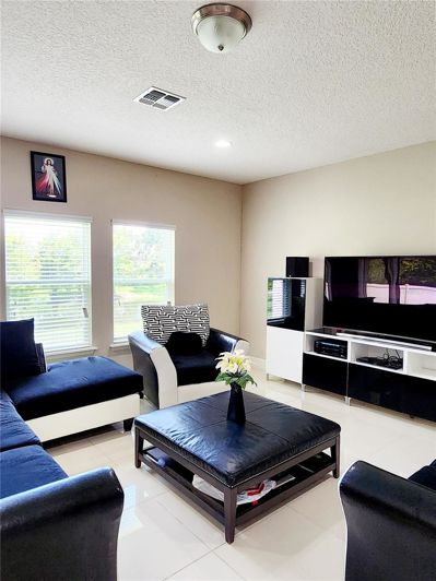 Image No.33-5 Bed House for sale