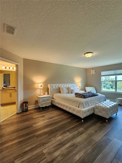 Image No.66-5 Bed House for sale