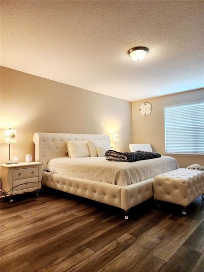 Image No.69-5 Bed House for sale