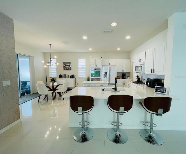 Image No.6-4 Bed House for sale