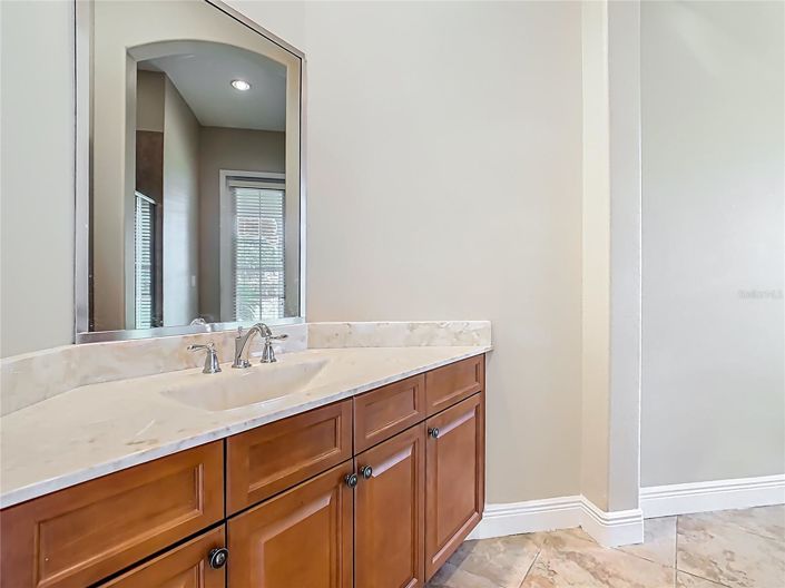 Image No.21-4 Bed House for sale