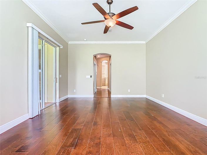 Image No.25-4 Bed House for sale