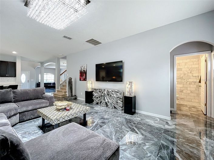 Image No.21-4 Bed House for sale