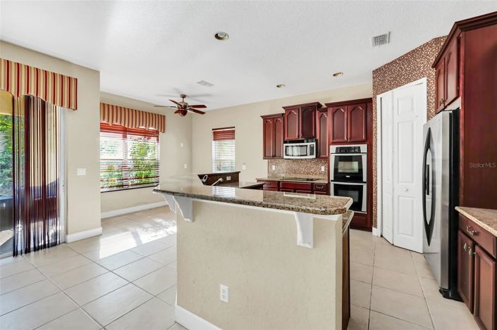 Image No.12-5 Bed House for sale