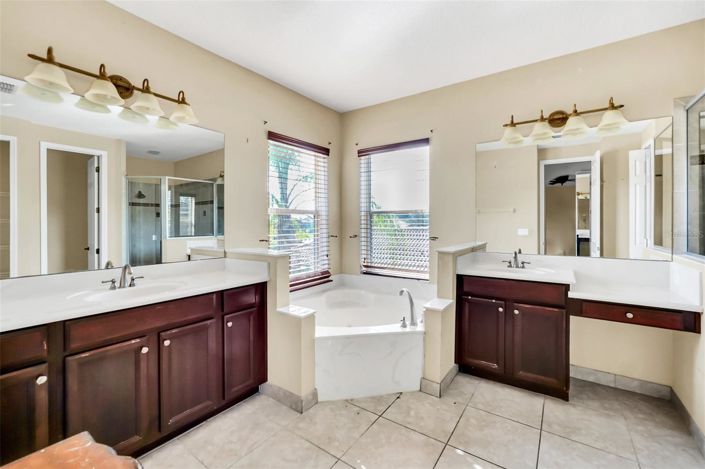 Image No.26-5 Bed House for sale