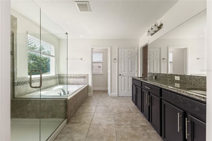 Image No.15-4 Bed House for sale