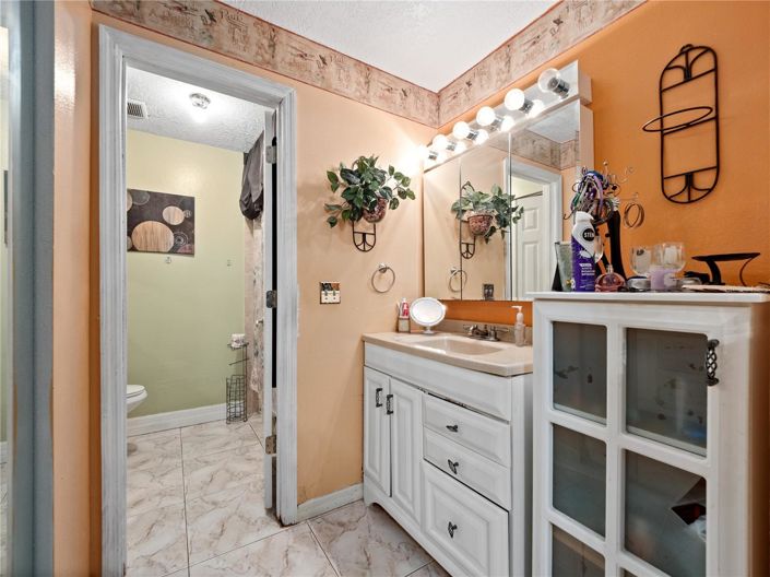 Image No.17-3 Bed House for sale