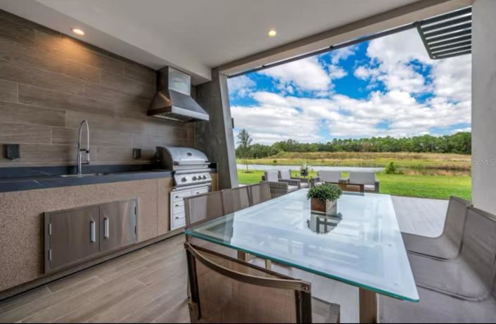 Image No.28-4 Bed Townhouse for sale