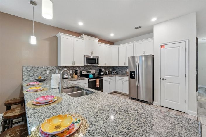 Image No.10-8 Bed House for sale