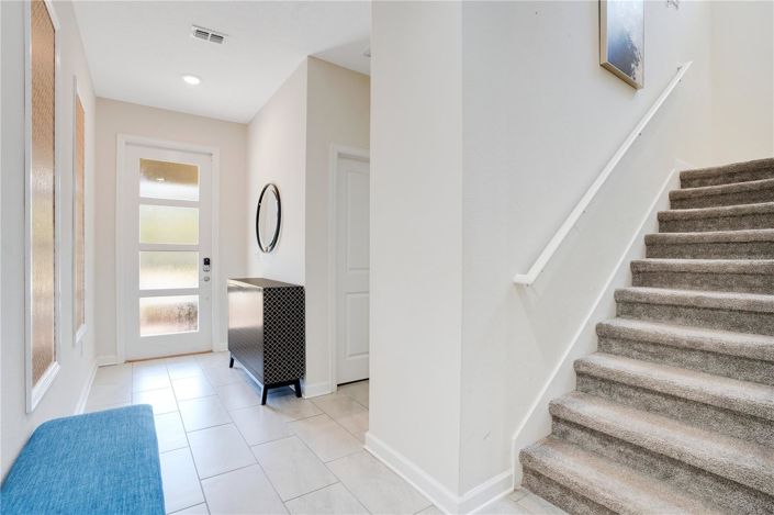 Image No.5-6 Bed House for sale