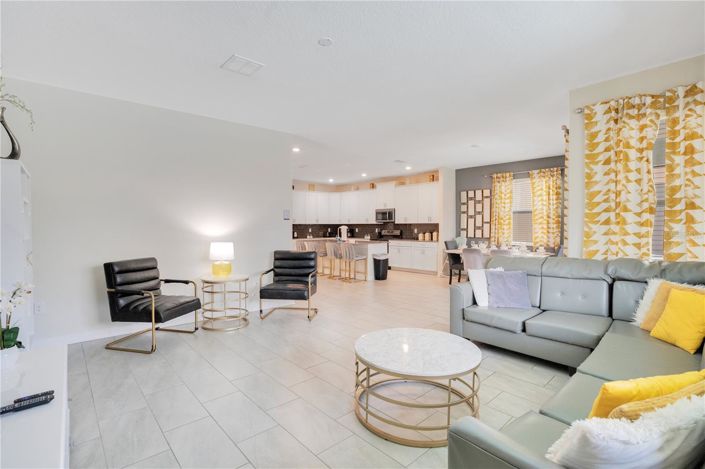 Image No.7-6 Bed House for sale