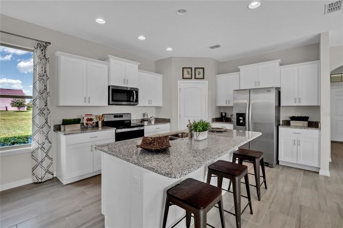 Image No.27-4 Bed House for sale