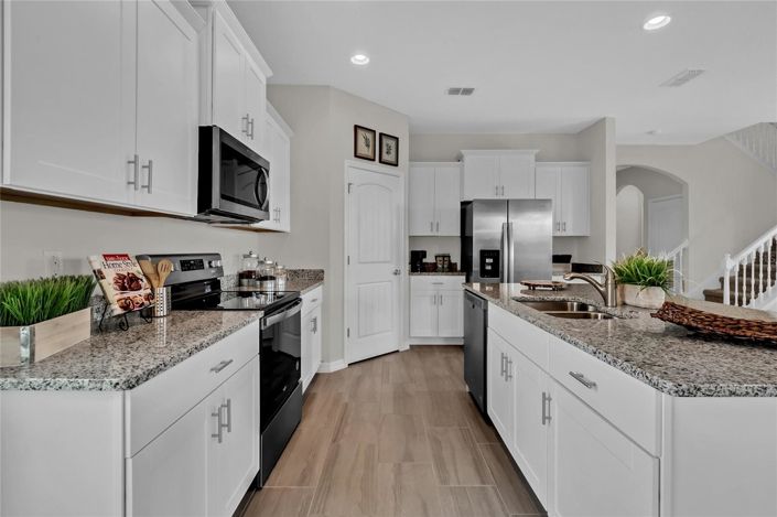 Image No.30-4 Bed House for sale