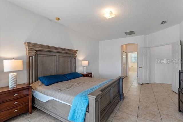 Image No.19-5 Bed House for sale