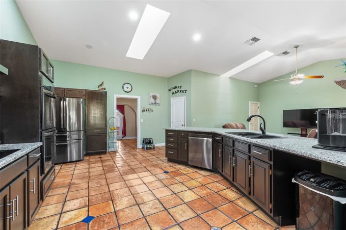 Image No.19-5 Bed House for sale