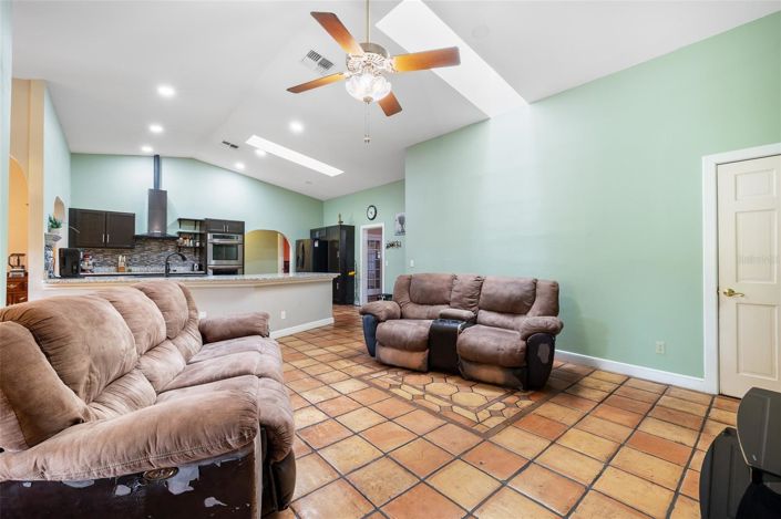 Image No.23-5 Bed House for sale