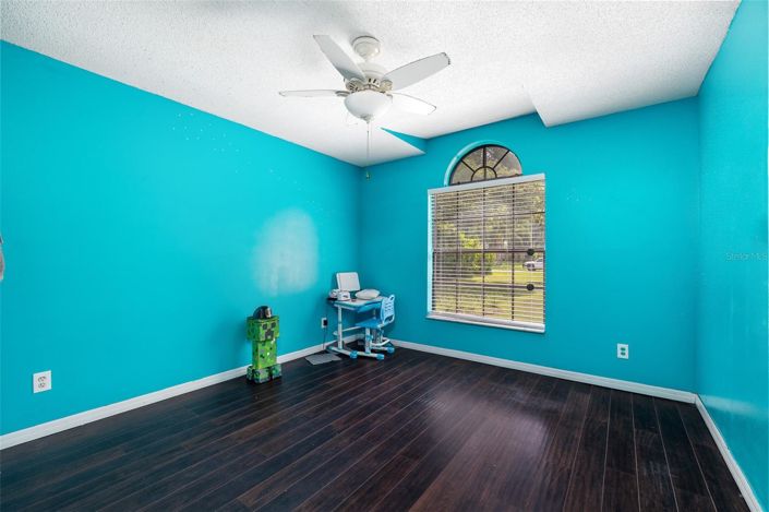 Image No.25-5 Bed House for sale