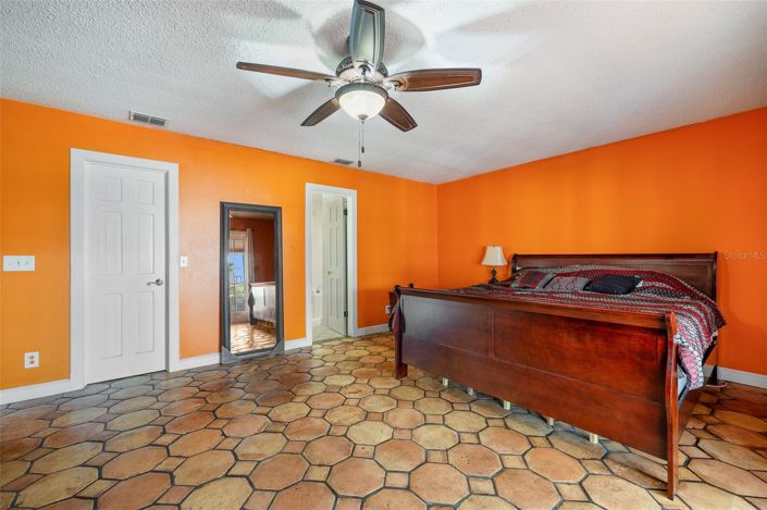 Image No.31-5 Bed House for sale