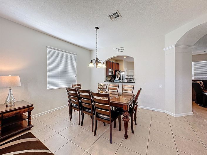 Image No.6-6 Bed House for sale