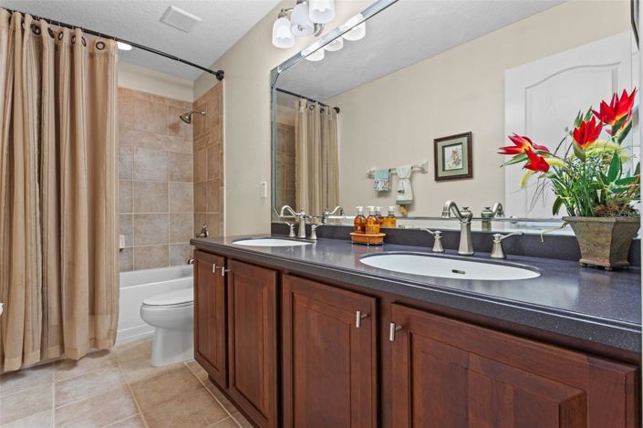 Image No.36-6 Bed House for sale